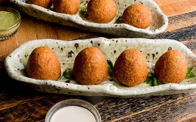 Receita de bolinho de arroz com cascas e talos 