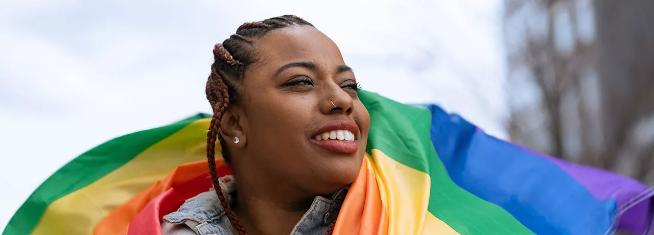 Baixe o e-book para A diversidade é fundamental nas empresas. Saiba como contratar e desenvolver profissionais LGBTQIA+ no e-book. 