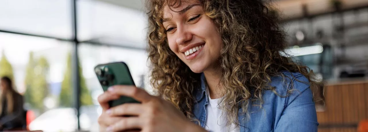 Tenha todas as informações do cartão Alimentação Pluxee e demais benefícios no nosso app mobile. 