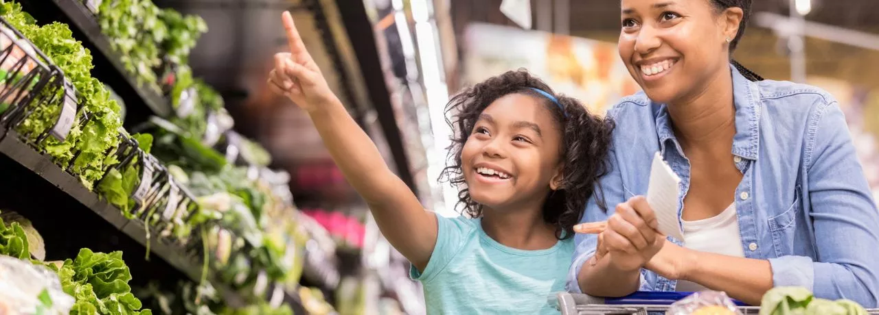 Como comer bem e gastar pouco? Confira dicas para poupar na alimentação ao longo do mês! 