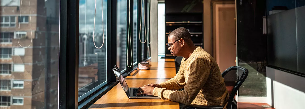 Como construir um ambiente de trabalho próspero e positivo para seus colaboradores 