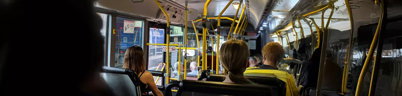 transporte público. 