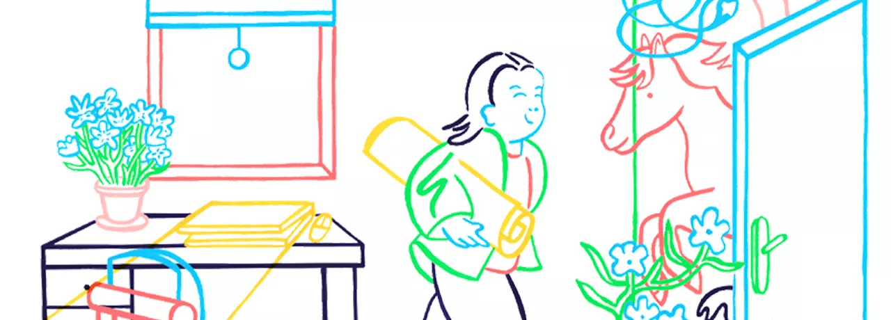  Ilustração colorida de uma pessoa sorrindo, carregando uma cartolina, enquanto caminha em direção a uma porta aberta com plantas e um cavalo desenhado ao lado. 