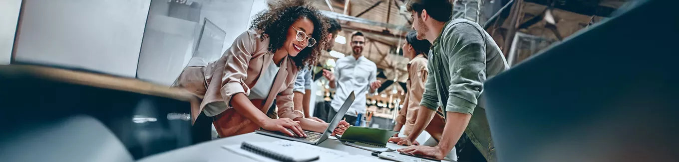 equipe trabalhando em conjunto. 