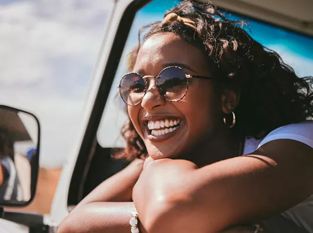 Confira os telefones de contato para acionar os serviços exclusivos do vale-combustível Pluxee