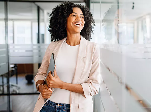 Executiva do RH está feliz porque não vai tomar multa da NR-1