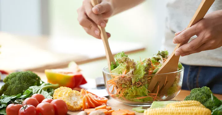 Dar a opção de compra de alimentos para as pessoas que trabalham com você traz mais motivação e produtividade