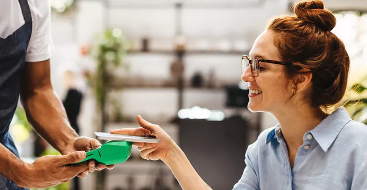 Respondemos as principais perguntas sobre os benefícios vale-alimentação e vale-refeição