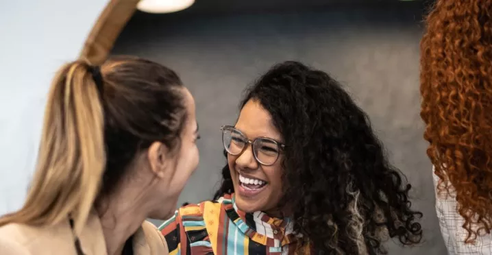 Sua empresa pode contribuir com a igualdade de gênero no Brasil. Conheça iniciativas para começar já.