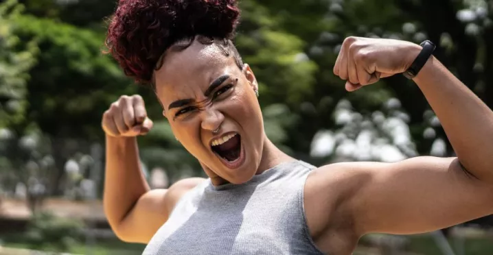 Atletas olímpicos mostrando disciplina e foco aplicáveis ao trabalho