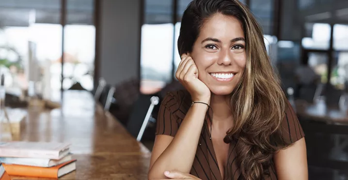 Colaboradora faz uma pausa durante suas atividades. Foto: lookstudio