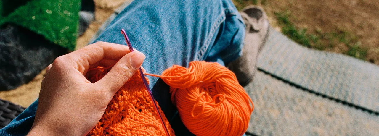 Descansar depois do trabalho é fundamental para mais saúde mental e bem-estar. Acompanhe nossas dicas