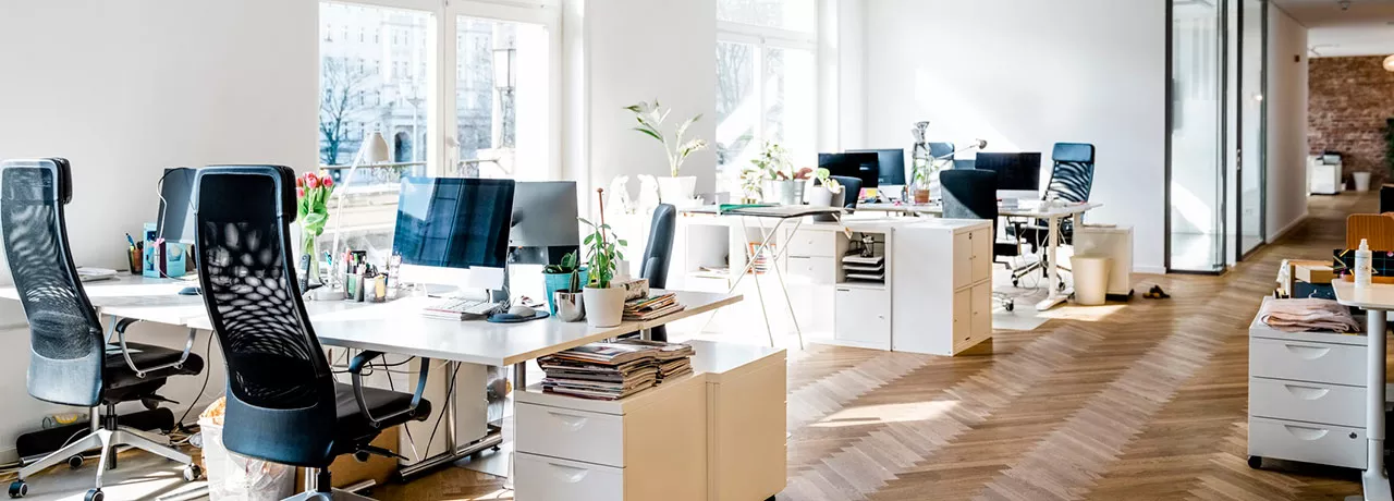 O benefício pode ser descontado quando o funcionário falta? Veja mais.