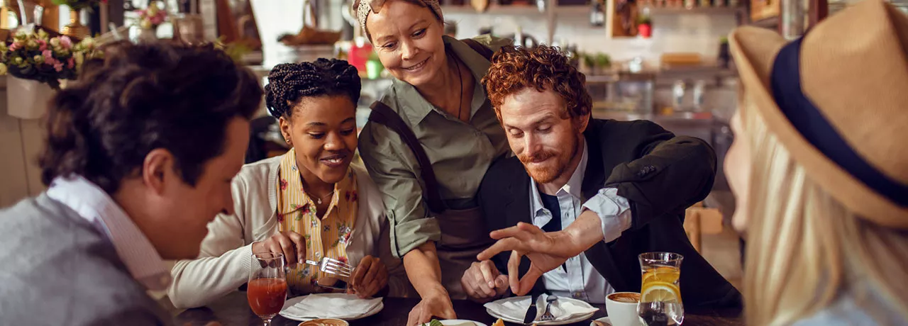 Veja no infográfico 6 dicas para ter mais clientes no restaurante