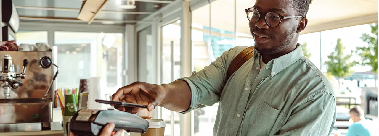 Faça pagamento por aproximação usando os cartões de benefícios da Pluxee no Apple Pay