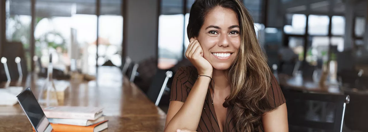 Colaboradora faz uma pausa durante suas atividades. Foto: lookstudio