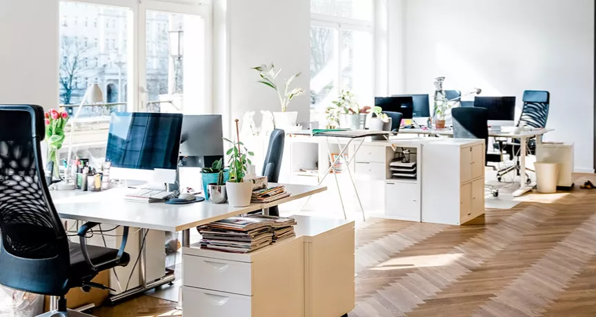 O benefício pode ser descontado quando o funcionário falta? Veja mais.