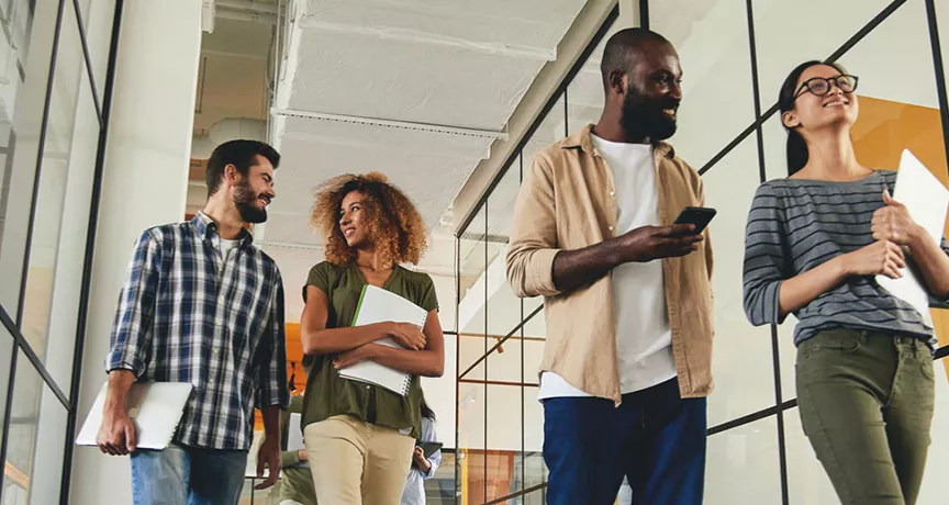 Por que é tão importante pedir e oferecer feedback para um ambiente de trabalho saudável?