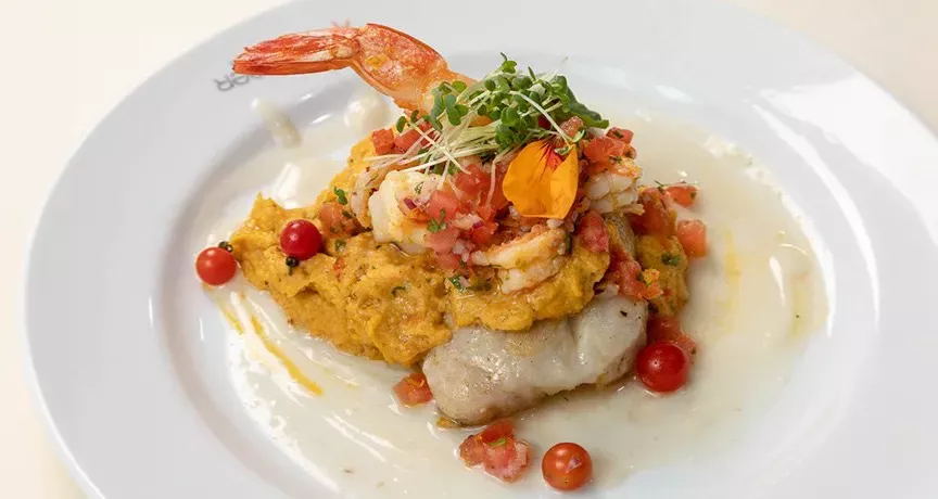 receita-file-de-pescada-recheado-com-vatapa-e-vinagrete-de-camarao