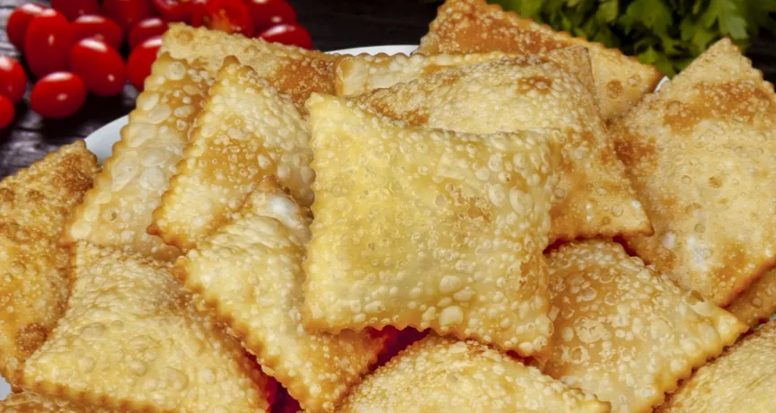 receita pastel de queijo com talos