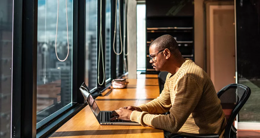 Como construir um ambiente de trabalho próspero e positivo para seus colaboradores