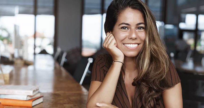 Colaboradora faz uma pausa durante suas atividades. Foto: lookstudio