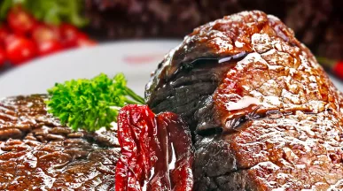 Carnes feitas em laboratório podem ser usadas em restaurantes? Veja no vídeo