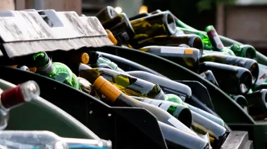 Como fazer o descarte correto do lixo do restaurante? Descubra aqui.