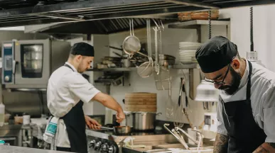 Com este guia completo sobre dark kitchen, você pode aumentar seu volume de negócios no retsaurante