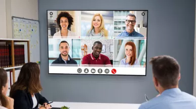 Confira um comparativo mesmo entre os modelos e como a empresa pode se preparar e entender qual é o melhor para o tipo de atividade que seus colaboradores realizam.