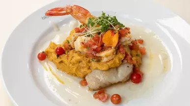 receita-file-de-pescada-recheado-com-vatapa-e-vinagrete-de-camarao