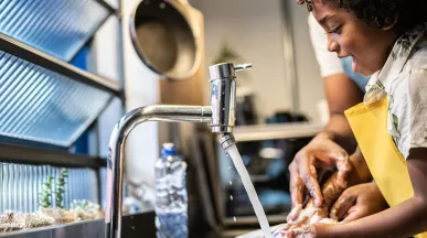 Como evitar intoxicações alimentares dentro de casa