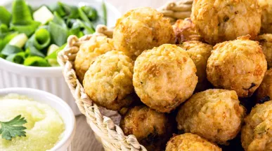 receita bolinho de arroz com talos e cascas