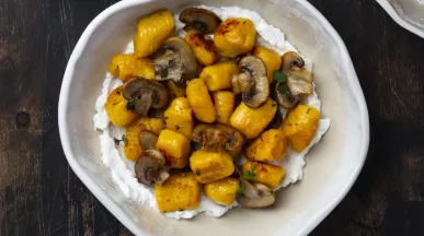 receita nhoque de abóbora ao molho de cogumelo e salvia