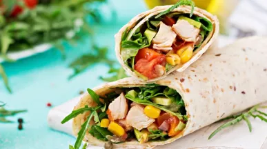 receita wrap de frango e rúcula