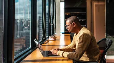 Como construir um ambiente de trabalho próspero e positivo para seus colaboradores