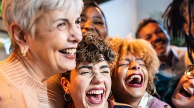 Confira as novas estruturas organizacionais e cargos de RH, incluindo Chief Happiness Officer e Engagement Manager.