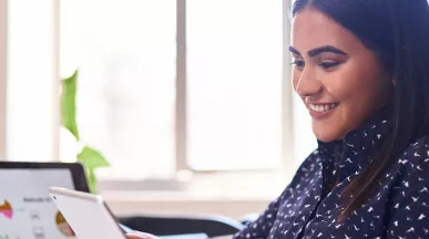 Profissional investe em sua capacidade analítica fazendo um curso on-line