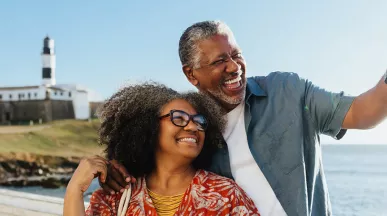 Casal tira foto durante suas férias em Salvador
