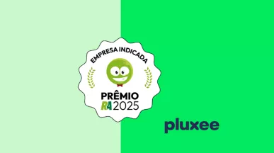 Imagem mostra o logo de reclame aqui e o logo da Pluxee