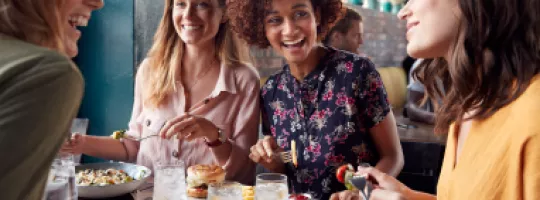 O benefício vale-refeição é usado para a compra de refeições prontas durante a jornada de trabalho