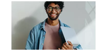 Representantes comerciais em ambiente corporativo destacando oportunidades de colaboração como Parceiro Comercial Pluxee