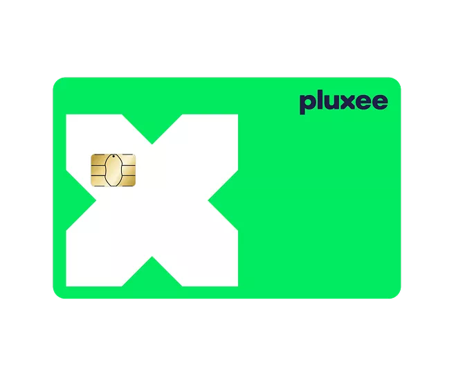 Cartão verde Pluxee Multibenefícios com chip.