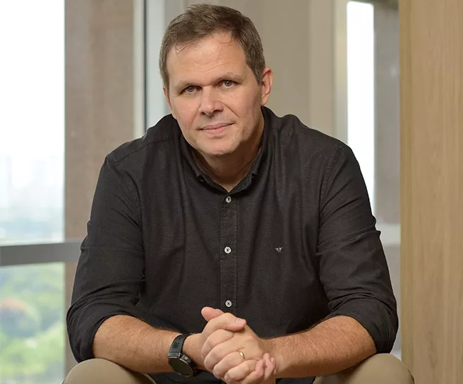 Guilherme Carl, diretor executivo vendas da Pluxee Brasil