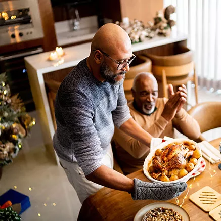 Família celebra data com ceia de Natal 