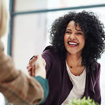 Microempreendedora fecha negócio com novo cliente